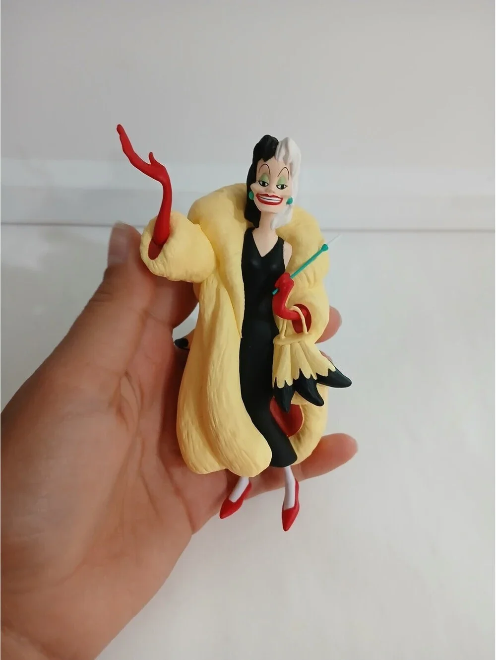 Hallmark Keepsake Ornament Cruella de Vil 1998 Disney 101 Dalmations Villain